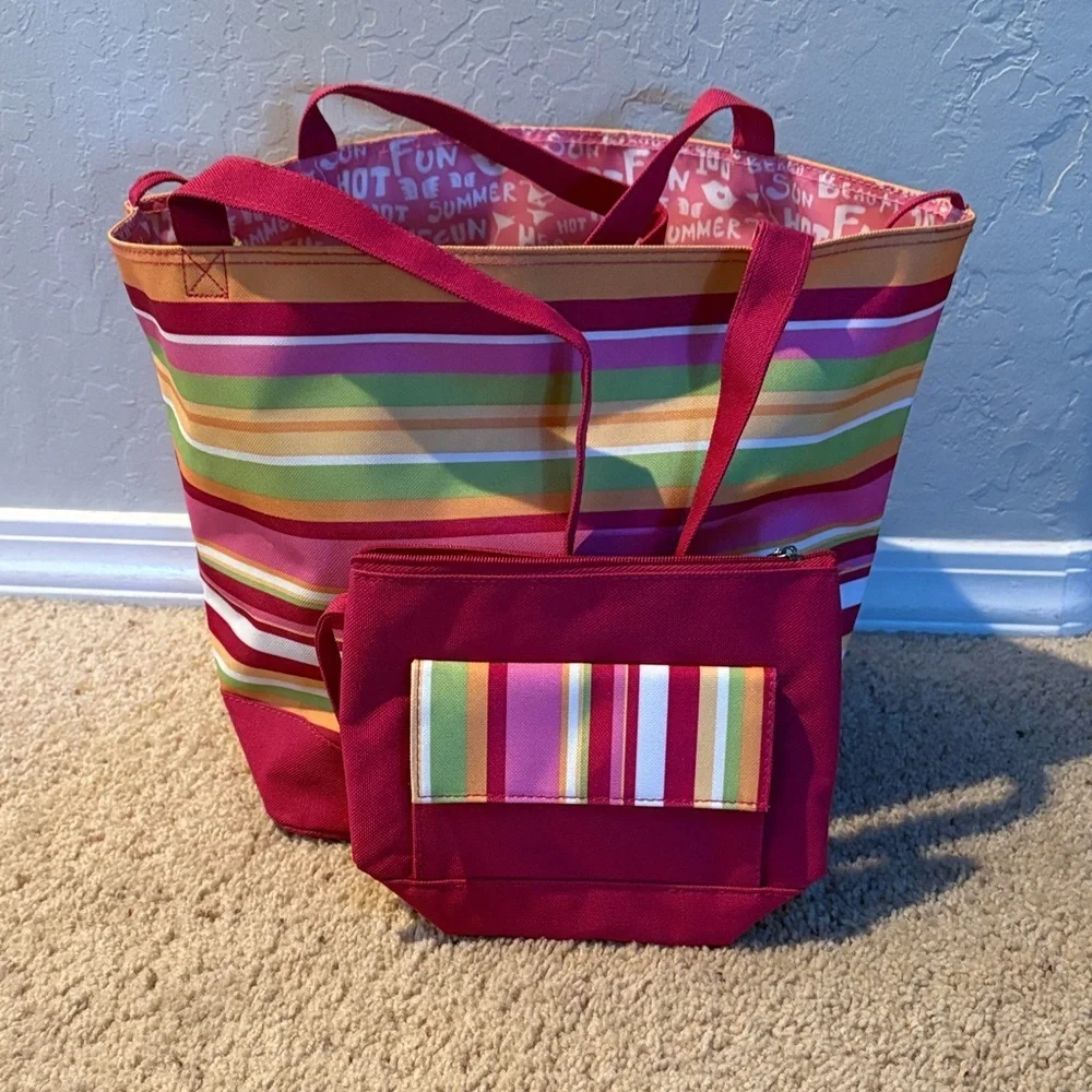 NWOT Beach bag Colorful Striped Tote and Pouch Set - Picture 1 of 4